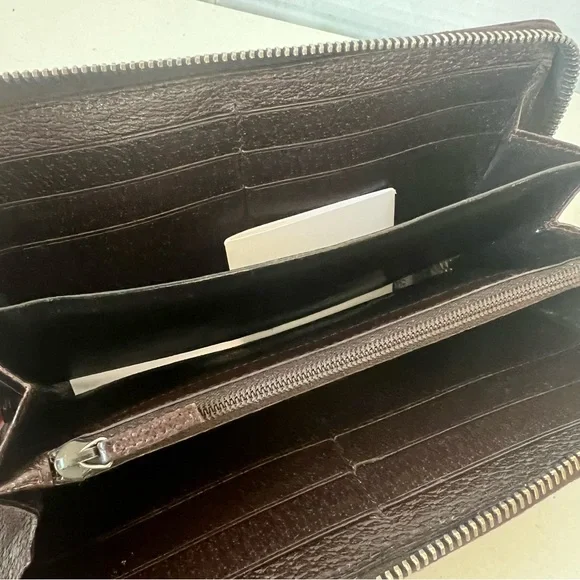 EUC Authentic Gucci monogram zippy wallet ❤️ - Picture 13 of 15